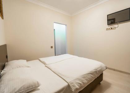 room 147 thumbnail 4